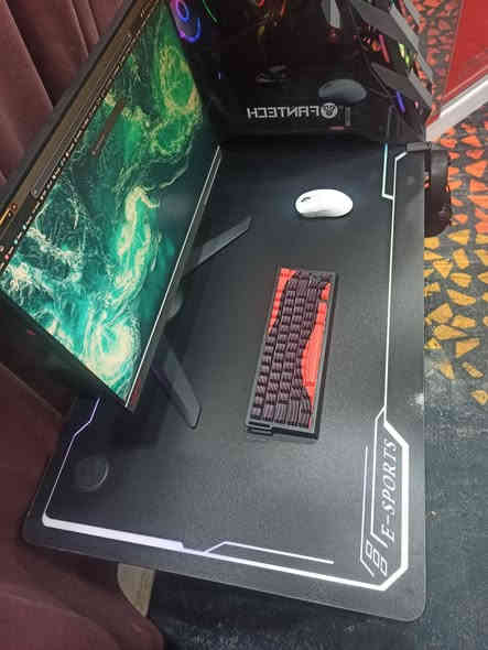 السلام عليكم - { ﷺ }

ميز كينمك rgb 
​​​​▪️​ ​طبقتين rgb ع سطح - وبكل الجوانب
​​▪️​ تحكم rgb بصمة لمس
​​▪️​ كيبل واحدة مباشرة usp لل pc
​​▪️​ كاربون فايبر طبعا غني عن التعريف
​​▪️​ منفذين ع سطح لتمرير الكيبلات ماوس كيبورد الخ...
▪️​ حامل اسلاك لترتيب الاسلاك الشاشة كيبل مانجمنت

 { 75 الف } 
مكاني بغداد الاعظمية
{ 7 الف } توصيل - بغداد
رقمي ***********
