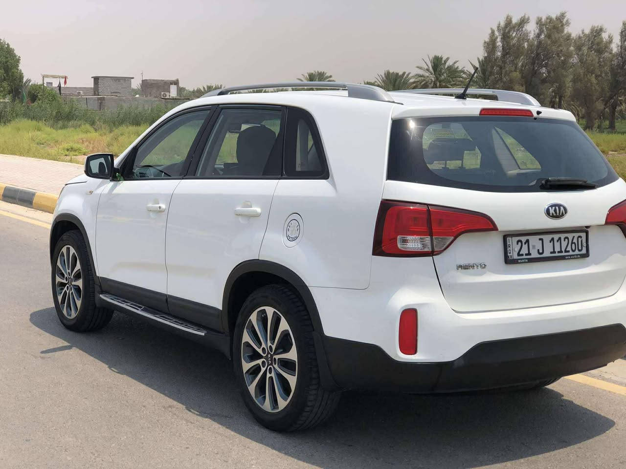 للبيع سورنتو خليجي موديل 2014 مكفوله كفاله عامه من ضربه وصيغ محرك 2400 دوش سياره حيل حلوه السعر163 وبيه مجال قليل للاستفسار الاتصال على *********** او *********** مكان واسط
