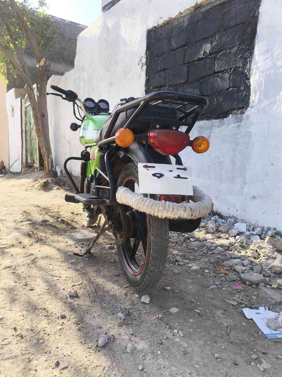 سلام عليكم ورحمة الله وبركاتة دراجه لبيع موديل 21 اوراق اصولي  كله شغال مكينه ميتين المكان بل الحله هاذه الرقم ***********
