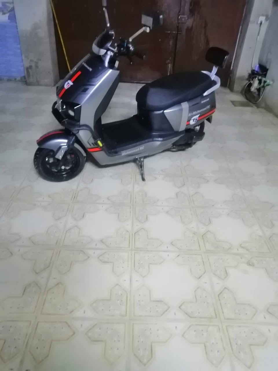 للبيع
دراجة شحن
دراجة جديدة استخدام قليل 
رقمي ***********
مكاني صلاح الدين الدجيل
