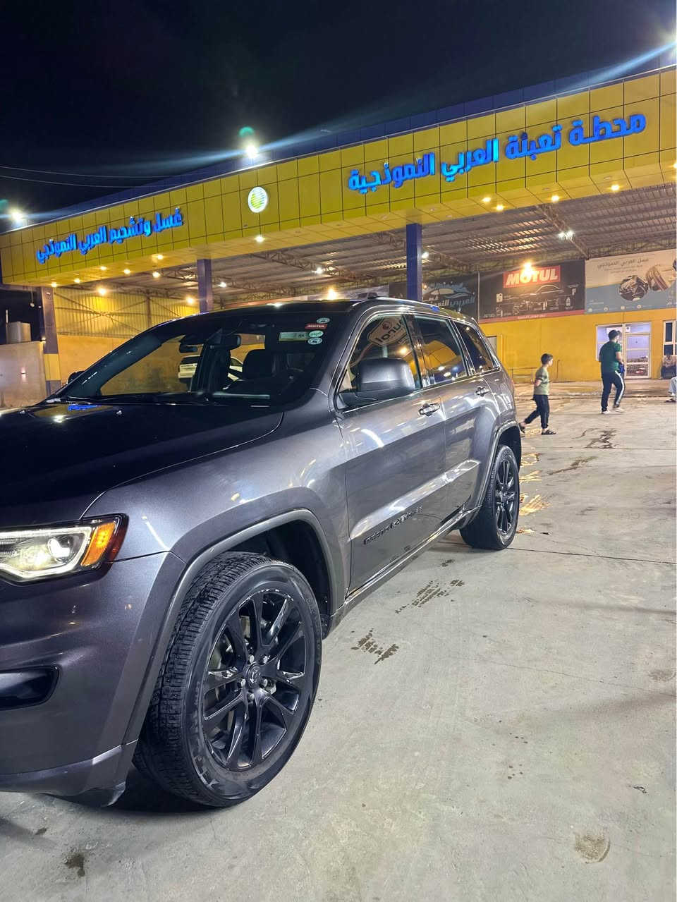 Jeep Grand Cherokee Laredo 2021
بلاك توب 
🔹 موديل 2021
🔹 محرك 3.6 V6
🔹 دفع رباعي 4x4 Auto 
🔹 ممشى 48 ألف فقط
🔹 لون نفطي
🔹 فتحة سقف كهربائية
🔹 مقاعد شاموا كهربائية مع تدفئة
🔹 تشغيل ودخول ذكي (بصمة)
🔹 صندوق خلفي كهربائي
🔹 رادارات أمامية وخلفية وجانبية
🔹 حساسات أمامية وخلفية
🔹 نظام المحافظة على المسار (Lane Keep Assist)
🔹 تنبيه الخروج عن المسار
🔹 نظام التحذير من الاصطدام
🔹 كاميرا خلفية
🔹 مثبت سرعة
🔹 شاشة وكالة كبيرة

حالة السيارة:
✅ بابان تبديل شركة بنفس اللون الأصلي للسيارة بدون صبغ
✅ جامغ مع الدوسة صبغ فقط
✅ مكينة وكير شرط
✅ السيارة نظيفة جداً كفالة عامة من كلشي 

💰 السعر: 23,900 دولار (239 ورقة) فقط

📞 للتواصل: *********** موصل, نينوى

