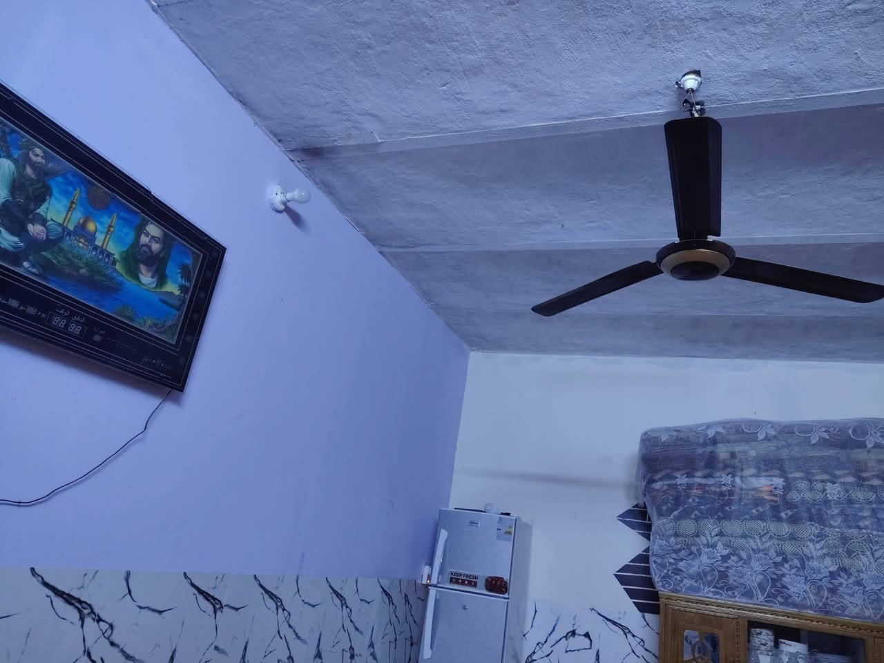 السلام عليكم بيت للبيع طابو زراعي سند 25 منطقة سيد ابراهيم ،ابو لهيمه  مساحته 200 متر بناء غرفة نوم وحده واستقبال ومطبخ وصاله وصحيات داخليه و خارجيه ارضيه بورسلين جديده بي كراج كبير مال سيارتين وحديقه كبيره  السعر 37مليون الشراي يتواصل ***********
