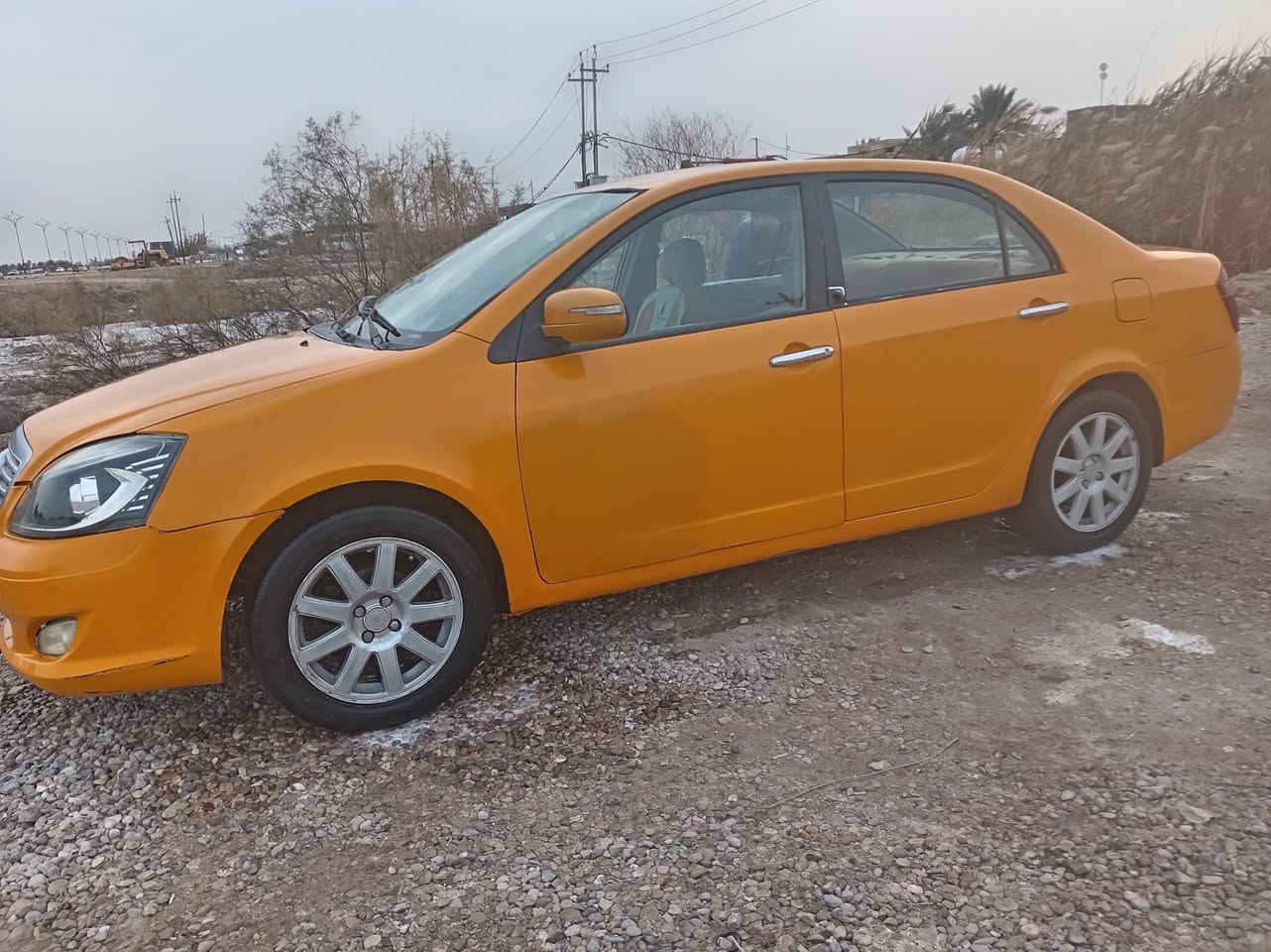 سلام عليكم جيلي موبل ١٣ مكفوله من الضربه القويه كير مكينه حداديه جديده تبريد ثلج سياره جاهزه من كلشي ومصفره هيئه وغرامات ٣٨ وبيها مجال مكان السياره ديوانيه رقمي ***********
