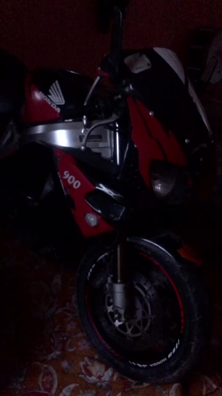 سلام عليك
افوراي ار ار  كوم حديد درجا طالع الذراع من الصفح درجا. ينرادلها فشكه   سعر  مليون وبيها مجال بسط مكان تقاطع عبد الله بن علي الهادي ***********
