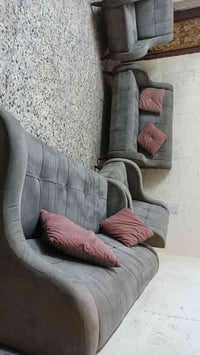 تخم 7 مقاعد نضيف جدا تكمه سعر 170 وبي مجال مكان بياع كو توصل بكروه رقم...