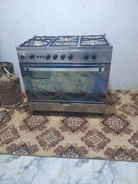 سلام عليكم طباخ للبيع العدد. 2 شرط نظافه والشغل كلشي مابيهن فرن شغال السعر خاص او تصال ع رقم الهاتف ***********
