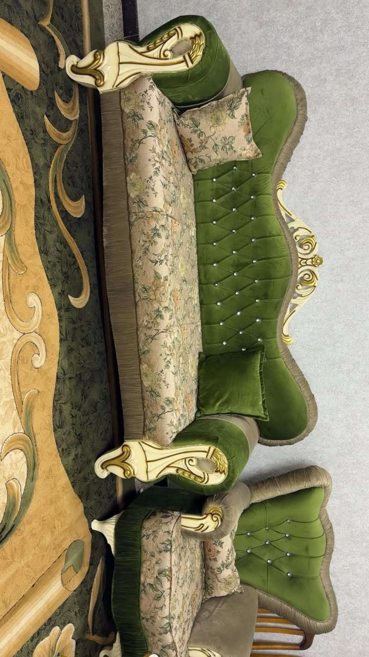 تخم زيتوني مع الزوليه والبردات والطبلات كامله ب700 الف وكلهن اخو الجديددددد
مكاني بغداد شهداء السيديه
للتواصل 
***********
