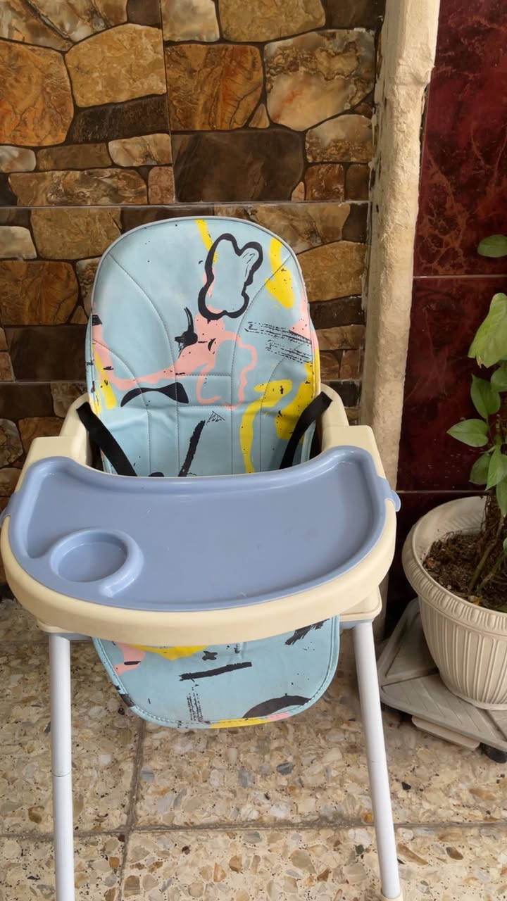 السلام عليكم ….. كرسي طعام يكون مستويات تصعيد وتنزيل بي ويطبك ويصير فقط مقعد استعماله كلش قليل وكلش نظيف والي يحب ادزله فديو موضح لنظافته 
سعر الشراء 65 
سعر البيع 40 
ويوجد توصيل 
مكاني بغداد


**إذا كنت صاحب هذا الإعلان وتريد حذفه لأي سبب، رجاءا أرسل رسالة إلى الدعم الفني**