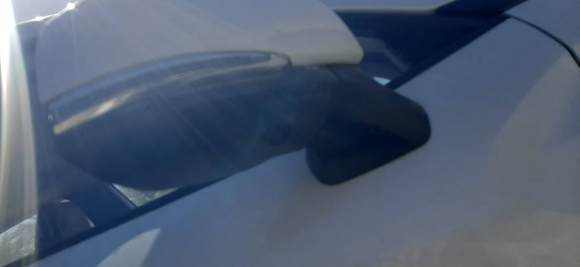 السلام عليكم اخواني جميعا 
كورلا كروز هايبرد  موديل ٢٥ وارد الصين فول مواصفات اربع كاميرات محيطية بلادية مو عمل والجناية يعرفون الأصلي داخل قرميدي كراسي كهرباء السائق والسكن يعني ١/١ بعدها بحالة الوكالة ماشية ٥ آلاف بدون غسل بعدها بأسمي شخصيا رقم بغداد الدولي 
السيارة غير مستخدمة شي بسيط 
السعر ٢٧ مليون و٢٥٠ لأن عندي ظرف وأريد ابيعها وبالخير عالياخذها 
للاتصال ***********
         ***********
