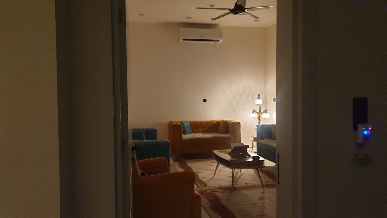 دار للبيع طابو صرف زراعي سند ٢٥  المساحة الكلية ٧٥٠ م الواجهة ٢٥م النزال ٣٠م مساحة البناء ٢٥٨م بناء طابقين الطابق الارضي استقبال عدد٢ مع صالة معيشة مطبخ حار بارد مع غرف نوم عدد ٢ ومجموعة صحية عدد ٢ الطابق الاول غرف نوم عدد٤ على شكل سويت مع مطبخ ومخزن وصالة سنة البناء ٢٠٢٥ العنوان سدة دور النفط مقابيل السايلو علما ان المنطقة خدمات تبليط ومجاري وكهرباء وارصفة من قبل الجهد الهندسي السعر ٧٥٠ مليون 
للاستفسار ***********
