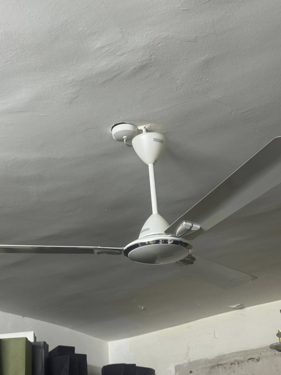 مبردات عدد ثلاثه برفاب ممستخدمه
والاثنين الباقيات موسم واحد البرفاب ١٢٠ و الاثنين الباقيات سعره الواحده ١١٠ 
مراوح عدد اثنين سعر المروحه ٢٠ الف 
مقدمات جكليت عدد اثنين سعرهم ١٥ الف 
براكيتات اطفال عدد اثنين ٢٥ الف 
هيترات حمام عدد اثنين ب٢٠ الف 
ثريات عدد اثنين ٧٥ الف


**إذا كنت صاحب هذا الإعلان وتريد حذفه لأي سبب، رجاءا أرسل رسالة إلى الدعم الفني**