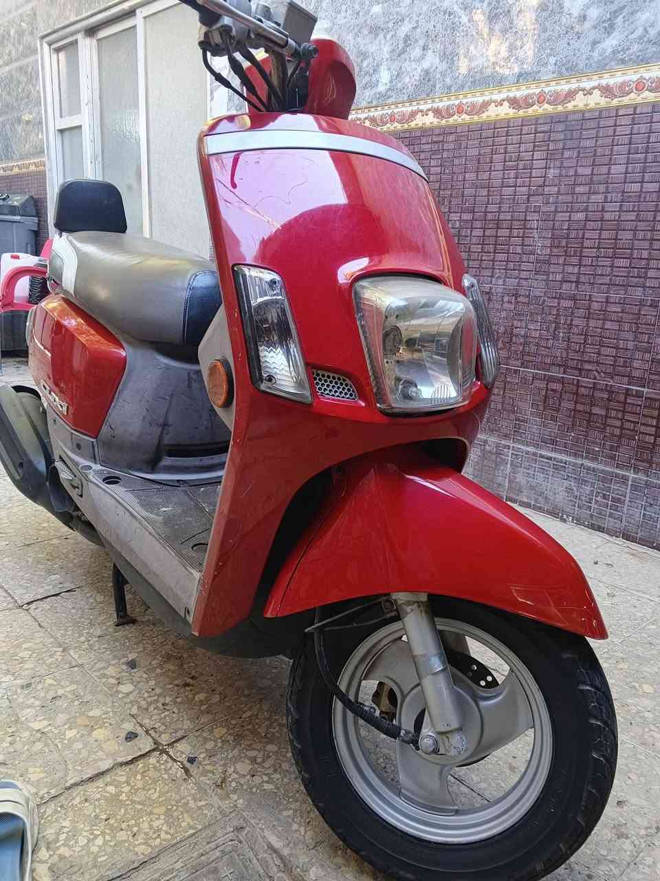 سلام عليكم بوليسي نوزل بلاديه نضاف فول بعده حاويه صارله شهر السعر 950وبيه مجال شويه ‏‪***********‬‏
