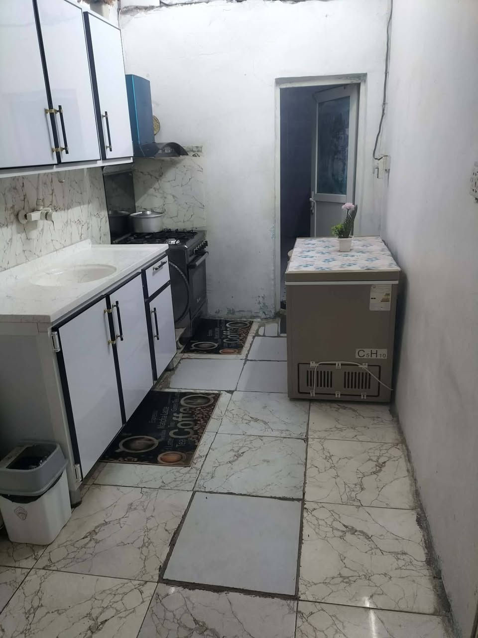 السلام عليكم عندي بيت للبيع 
مساحته 75 متر متكون من صاله ومطبخ والمدخل البيت يكون دولان 
مكانه النجف بشارع المطار سعر ب17 وبي مجال 
مندوبه اشواق


**إذا كنت صاحب هذا الإعلان وتريد حذفه لأي سبب، رجاءا أرسل رسالة إلى الدعم الفني**