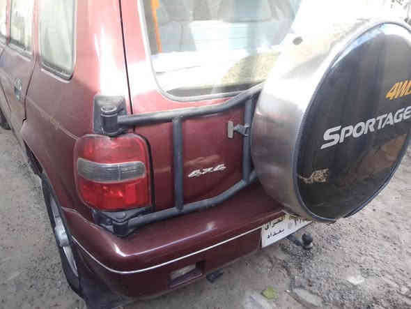 كيا سبورتج استخدام شخصي ع أيد وحده
استيراد خاص
موديل 1994
سيارة نظيفة جدا مصبوغه عام بسبب الجراد
كتلوك الشركة
دفع رباعي
كير عادي 
محرك مفتوح
رقم بغداد صدامي 
سنوية منتهيه لل 2017

السعر 59 ورقة

مكان السيارة بالرمادي
للاستفسار اتصال او واتس اب
***********
