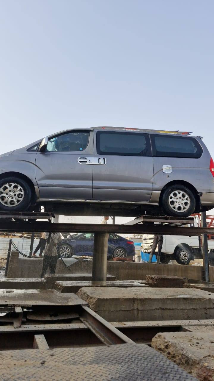 ستاركس 2009. بانزين اصل  للبيع
رقم بغداد مكان ديوانيه سياره باسمي. رقم انكليزي  

للاستفسار ***********
