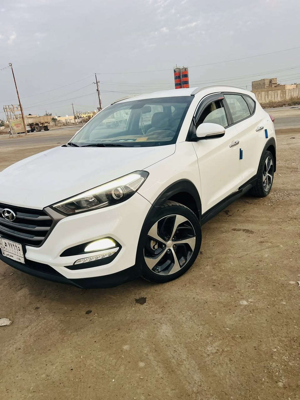 سلام عليكم
توسان 2018 خليجي كفاله عامه

رقم بغداد 

تحكمات جهتين كامره اماميه كأمره خلفيه 

٣ انضمه قياده

٥ ويل كب كروم

تبريد قطعتين

مكينه وكير ع شركه

 

مكينه 2000 ع شركه 

ماشيه 135 

الاتصال ***********
