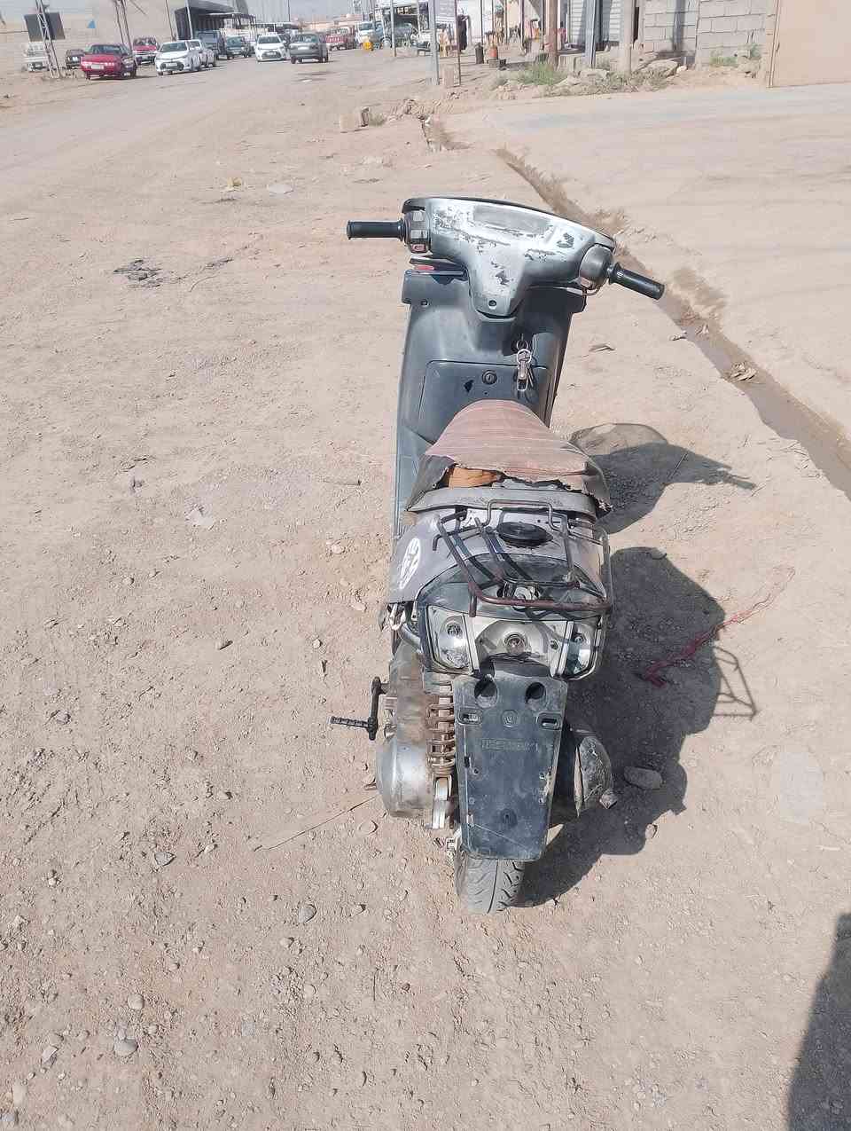 السلام عليكم.
موطور ذبانه نكره هندر.. 
محرك جديد تايرات نضاف. شاصي ما مكسور 
السعر 100 الف 
***********
