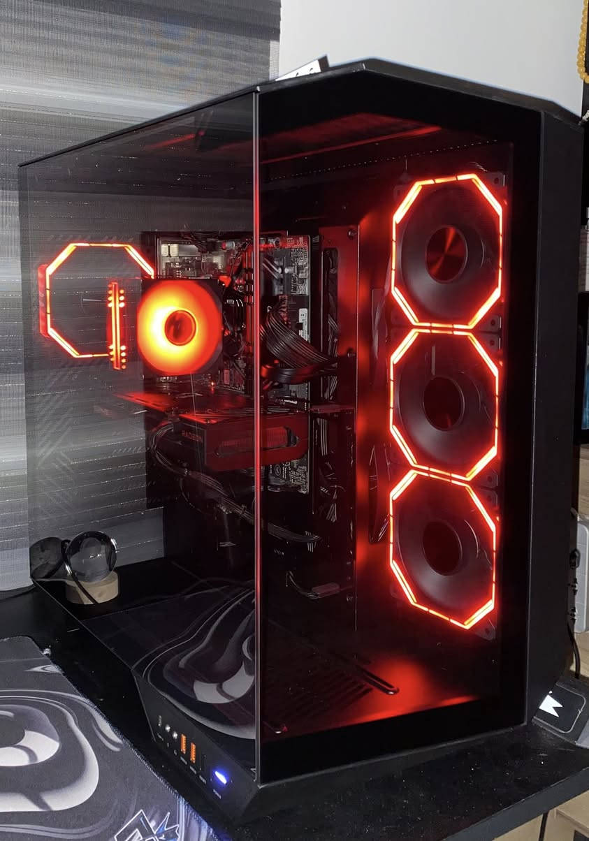 السلام عليكم
كيس Pc gaming للبيع 
المواصفات:
Cpu : i5 11400f 4.40GHz + cpu cooler 
M.b : asus prime  H510M-C/PS
Ram : 16gb 2x8 3200Mhz Bellut
Gpu : Radeon Rx 7600 sapphire 
8G GDDR6 - بقوه كارت ال 4060 
M.2 ssd : 512 gb bullet PCI3 
Ssd : 480gb lexar 
Power supply : 700w thermaltake
Case : dark flash dy470 يحتوي على اربع فانات aRGB 
+ اشتريت اله هب حته اكدر أتحكم بالإضاءة وسرعه الفانات الكيس كلش حلوه وسعره غالي بالسوك ماخذه وحده + مفتاح ويندوز 11 برو اصلي مفعل السعر رايدها بواحد وبيها مجال بسيط 
رقمي ***********
