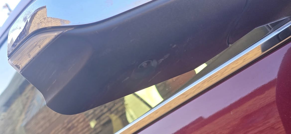 اكوينكس ٢٠١٨ بريمير 
فل مواصفات عدا البانوراما 
ماشية ١١٨ الف كيلو و قابل للزيادة 
حادث جاملغ ايسر  و بنيد 
ايرباك ستيرن و بردة 
محرك ١٥٠٠ توربو 
السيارة حلوة وبيها بعض الملاحظات البسيطة 
السعر ١٣٣ و بيها مجال كلش قليل
*********** واتساب البصرة, العراق
