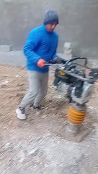 كادر تفليش بيوت  تصعيد تراب تنضيف بيوت  صب بيوت ارضيه لبخ بتلوات  دخول...