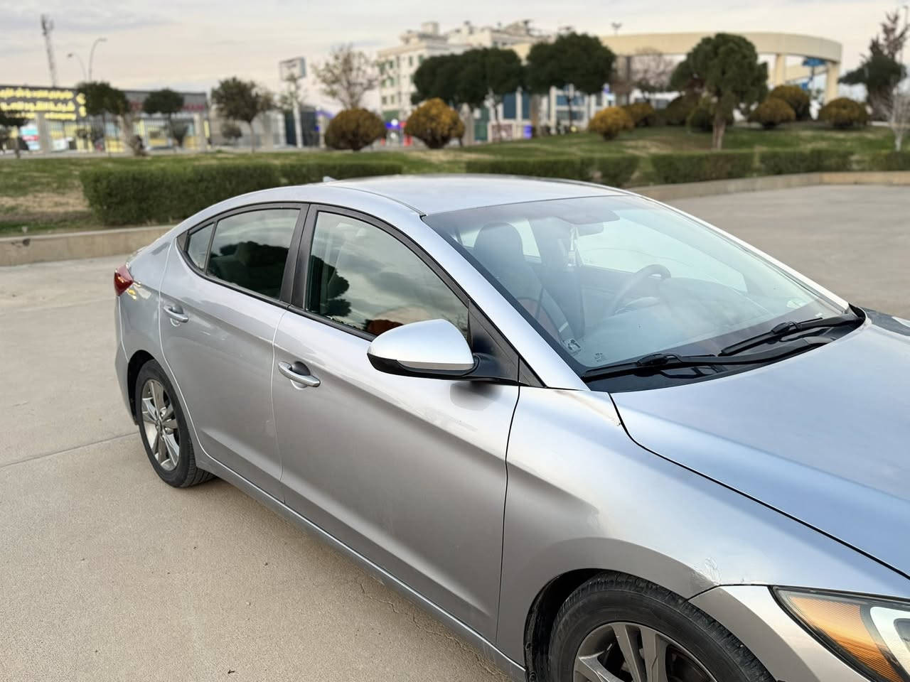 سلام عليكم
النترا امريكي 2017 
مواصفات Seمعروفه
4 قطع صبغ بدون شاصي 
مكان اربيل ***********
سعر 118 بيها مجال بسيط
