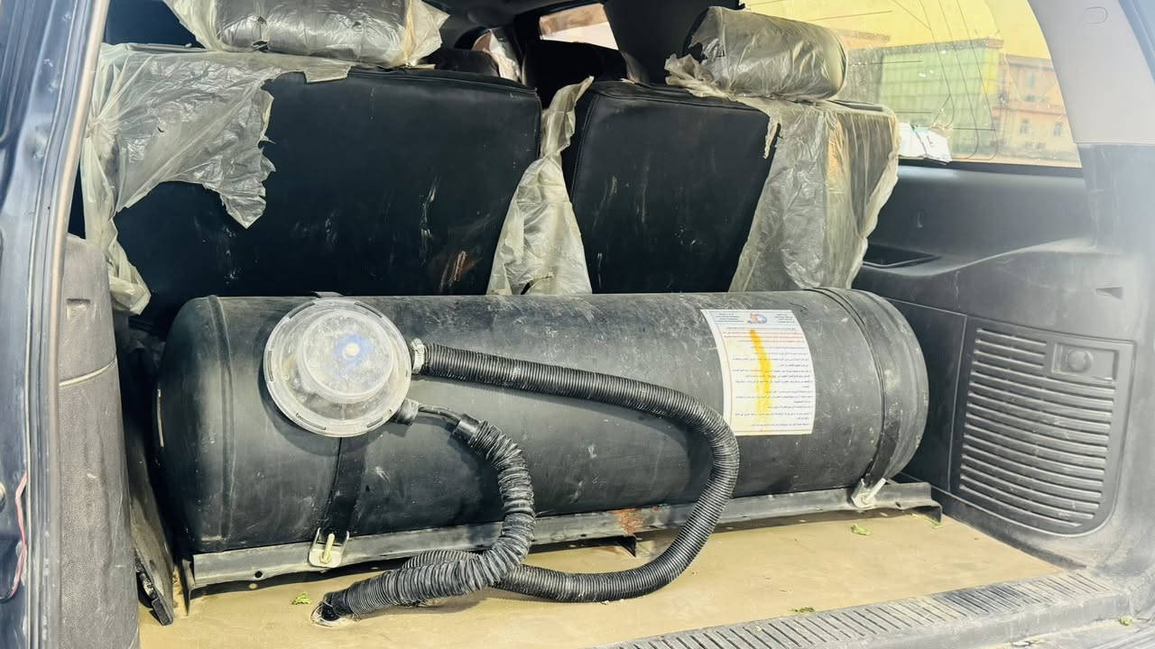 السلام عليكم  
للبيع تاهو 2008 وارد امريكي
رقم بغداد الجديد بأسمي
سنويه وهزة جديدة تحويل مباشر 
شرط بدون حادث فقط صبغ اثر جراد بدون معجون 
السيارة جديدة ومصروف عليها 
تخم تاير جديد 
كير ومكينة شاد مال حاويه جديد
تبريد كهربائيات كلها شغاله 
عليها منضومة غاز 80 لتر 
تخم تاير وتخم ويل جديد 
السيارة بدون اي نقص 
مكانها ديالى بعقوبة 

للأستفسار ***********
