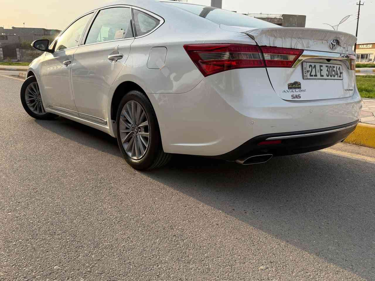 للبيع افلون 2016 لمتد خليجي بريم 
سعر مناسب (252)$
فتحت سقف سلايت 
داخل صحراوي جلد 
مقاعد امامية تبريد تدفئه 
مقاعد خلفيه vip 
كشن خزن ميموري 
شاشه كبيره مع نظام كار بلي 
سستم صوت من ماركه عالميه 
حساس امامي و خلفي 
لايت زينون بلادي 
دكمه سبورت 
كير شفت بل استيرن 
برده خلفيه كهربائي 

ملاحظة/ سياره خليجي مكفوله من الصبغ والبارد و تبديل حتى دعاميات بدون صبغ كير ومحرك شرط مامفتوح بدون اي عيب 

مكاني كركوك     *********** كركوك, العراق
