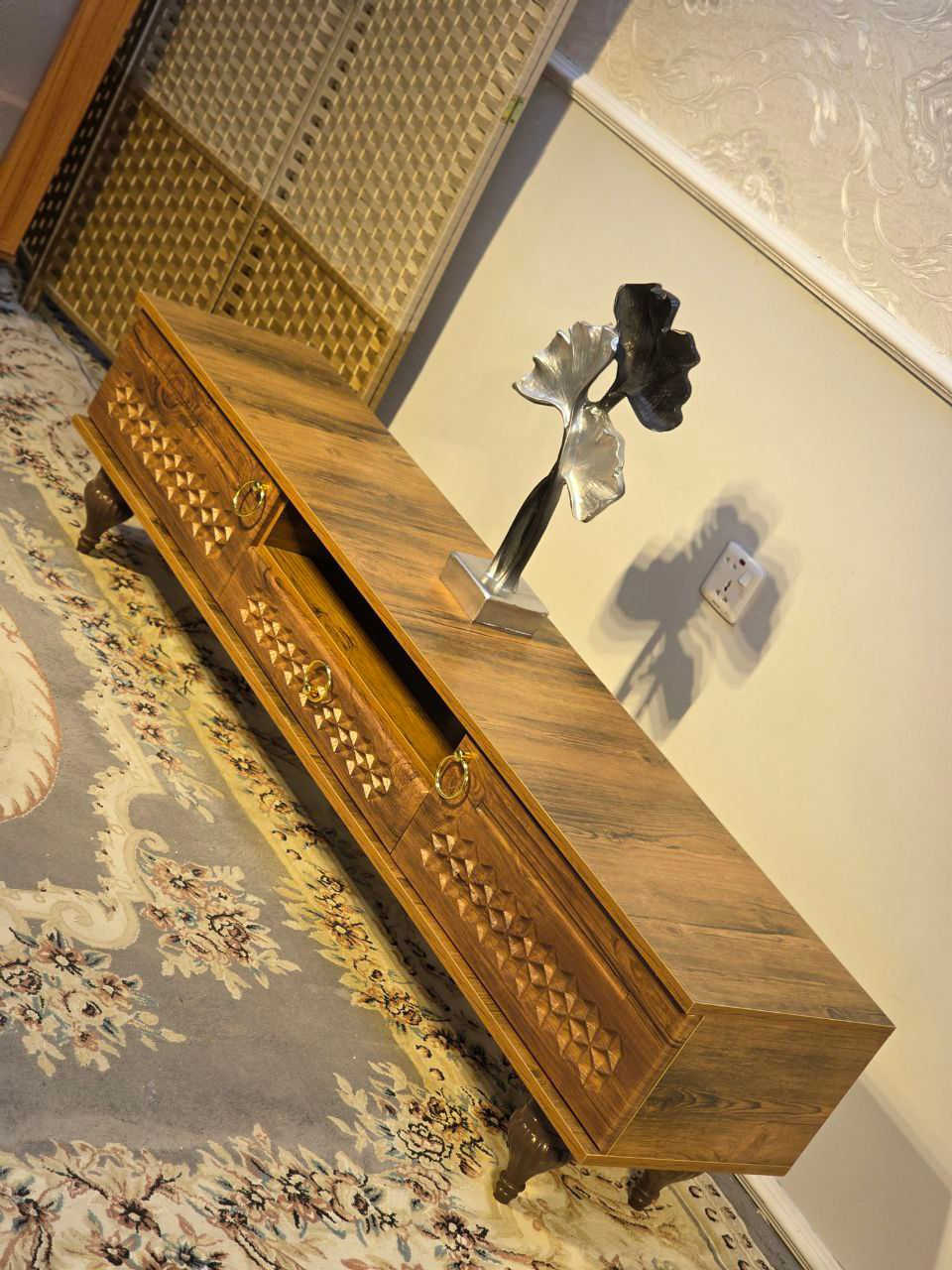 ✨ تصميم يخلي صالتك أرتب 
📏 القياسات:
▪️ الطول: ١٦٠ سم
▪️ الارتفاع: ٤٠ سم
▪️ العمق: ٣٥ سم

💰 السعر:  80 الف 

🚚 التوصيل مجاني:
✔️ داخل بغداد
✔️ جميع المحافظات


**إذا كنت صاحب هذا الإعلان وتريد حذفه لأي سبب، رجاءا أرسل رسالة إلى الدعم الفني**