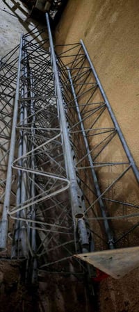 حديد 36 متر حجم 45 سعر القطعه 25 الف قفل مكاني ديالئ توصيل ماعندي 0771...