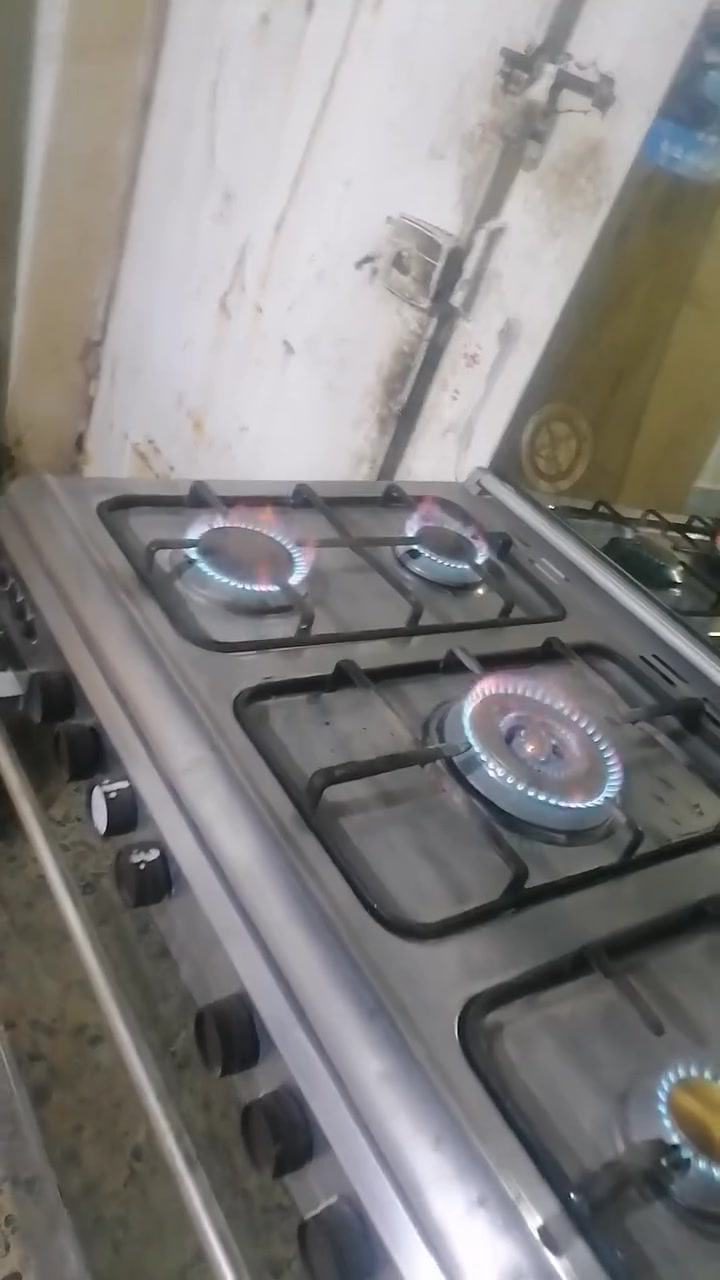 طباخ فريش نضيف كلش شرط الفحص للبيع سعره ١٦٠ وبي مجال اتصال هاتفي ***********
