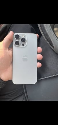 ايفون 15 برو ماكس للبيع فقط الذاكرة 256 شرق اوسط نموذج M البطارية 90 ن...