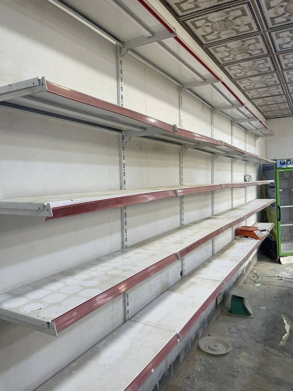 للبيع عارضات +رفوف 
للأستفسار  ***********
