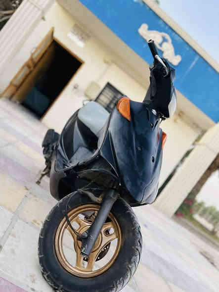 السلام وعليكم دراجه ادرس ياباني للبيع 
دراجه خير من الله بريكات خلفي امامي شغال كهربائيات كلها شغاله مابيها نقص اشاير كلوب خلفي امامي كله شغال كفرات مثل ما شوف كدام عينك كيجات دشبول شغاله محرك خير من الله دراجه نوزل هندر شغال سلف شديته جديد وطلع خلل بل راجز تكدر سوي ب١٠الاف  السعر 275وبيها مجال قليل المكان بغداد للاتصال ***********
