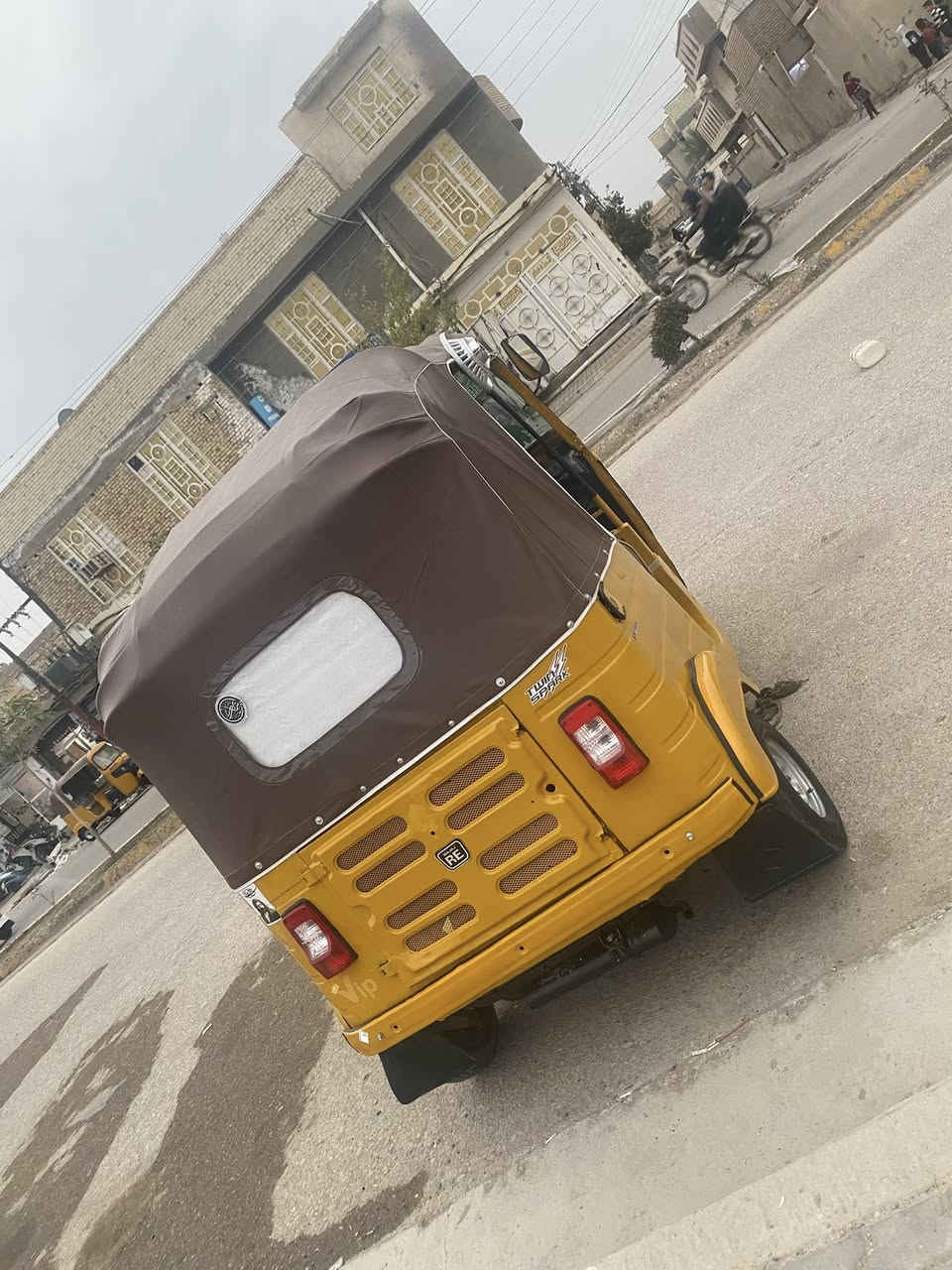 السلام عليكم تكتك لبيع مديل 17 شهر 11محسوبه على 18 محرك 20 الاتصال ***********
