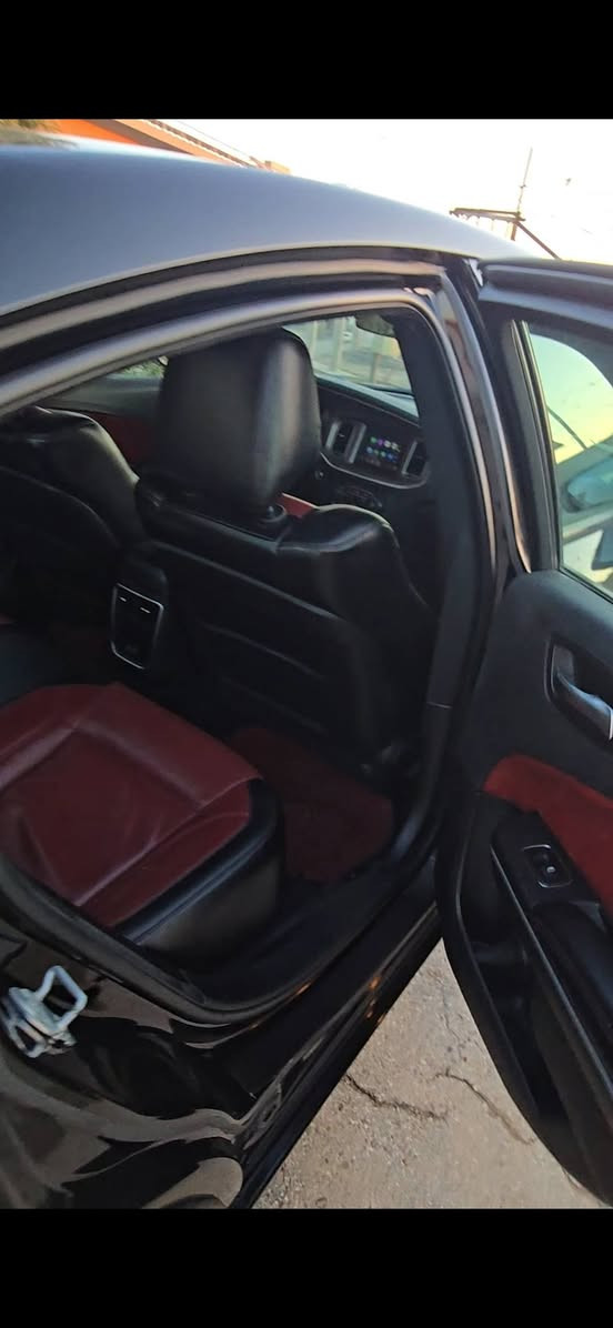 جارجر 19 خليجي وكاله هارلم الدولية
عندي فيديو موضح الهه للشراي 
بياع شراي متفيدك
الون اسود 
مكينه 3600
كير 8
فصله مفتوحه بلاد
اكسل مفتوح بلاد
عداد سرعه. 260
ماشيه 143 كيلو متر
لايتات زينون أصفر
سبير منازل
شاشه وسط كار بلي عارضه بالكامل 
حساسات خلفيه كامره دواره 
ثلاث انضمة قياديه 
تخم تاير درجه اولى 
باتري جديد 
صدر امامي خلفي جديد قبل فتره
تبديل براد اصلي وكاله
دهن مكينه جديد
دهن كير جديد سحب حتى من التورباين
كلشي بيهه بلاد سياره جديده للأخير
بيهه بارد باب الصدر وجعجه باب خلفي 
بيبان فتح براغي شويه للتطبيك فقط 
كشنات جلد 
كراسي كهرباء
تبريد تدفأه قطعتين
مواصفات SXT
سياره مكفوله من التبديل نهائيا حتى الدعاميات بلاد
السعر 26 الف 
سنويه بأسمي هزه قبل اسبوع
وسنويه تجديد لحد سنة 2031
العنوان بغداد 
رقمي ***********
بيه واستاب
