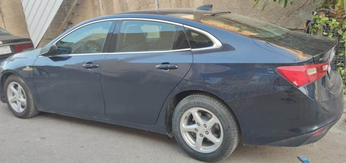 ماليبو موديل ١٨ Lt السعر 85 بيها مجال ماخذها ع ايدي صارلها ٥ سنوات ماشية 65 الف محرك كير بلادي مال شركة سيارة حادثها جاملغ خلفي وجاملغ امامي بس عندي طخطخت ودعمات خفيفه صار بيها قطع صبغ اكول حزام اكفلك قماره وشاصي ولغود سيارة حماوتها طبيعي صيف وشتا ما تصعد تبريدها بلادي كهربائياتها كلها بلادي 
غير متواجد ع الماسنجر ولا رد ع التعليقات للتواصل 
*********** مكاني الغدير
