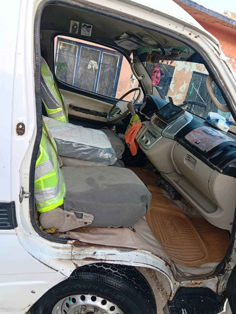 سلام عليكم سياره لبيع جاهزه مكينه جديده قبل شهر شاده اوضفيره جديده السياره حره بس مطلوبه غرامات ابيعه حاله حال الموصليه السعر 34ابيه مجال ***********
