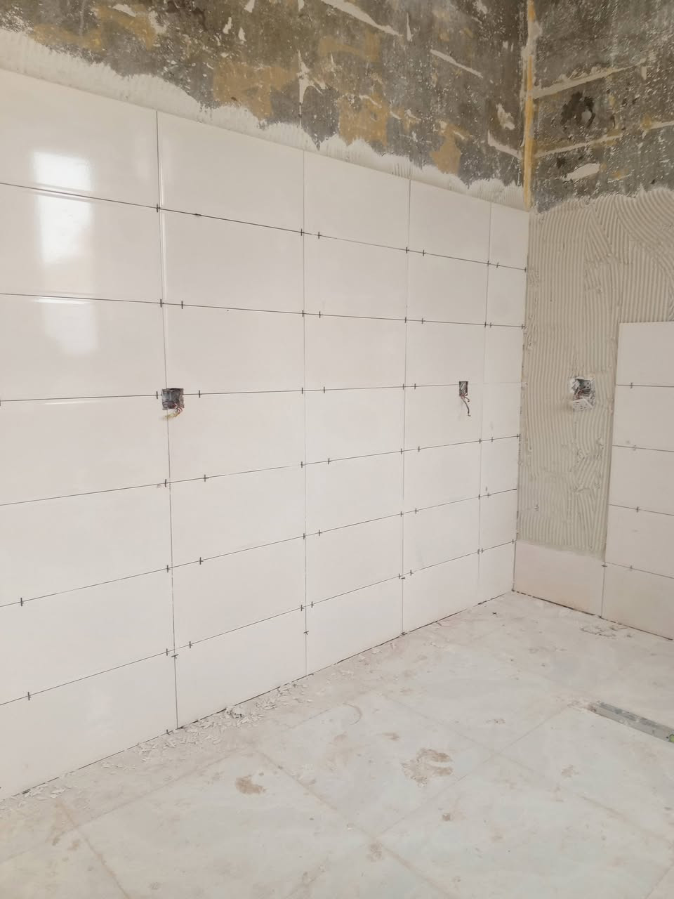 خلفه سراميك متفرغ حاليأ 
التواصل *********** وتساب
