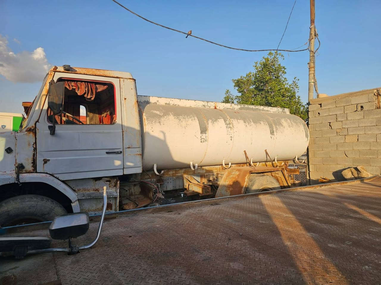 ياالله السلام عليكم ورحمة الله وبركاته مكلف بنشر سكانيه ١١٢ للبيع تانكي جديدحموله ١٢ألف سياره كير محرك أكسل مشروطات سياره خير من الله بس قمارته عوزه ترتيب السعر 75 رقم التلفون ***********
