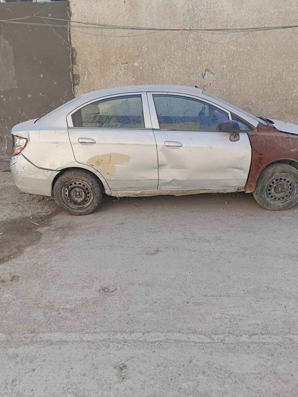 السلام عليكم
للبيع كوم حديد يعني تفيد تفصيخ 
 السعر 10 وبيها مجال بسيط
المكان بغداد
***********
