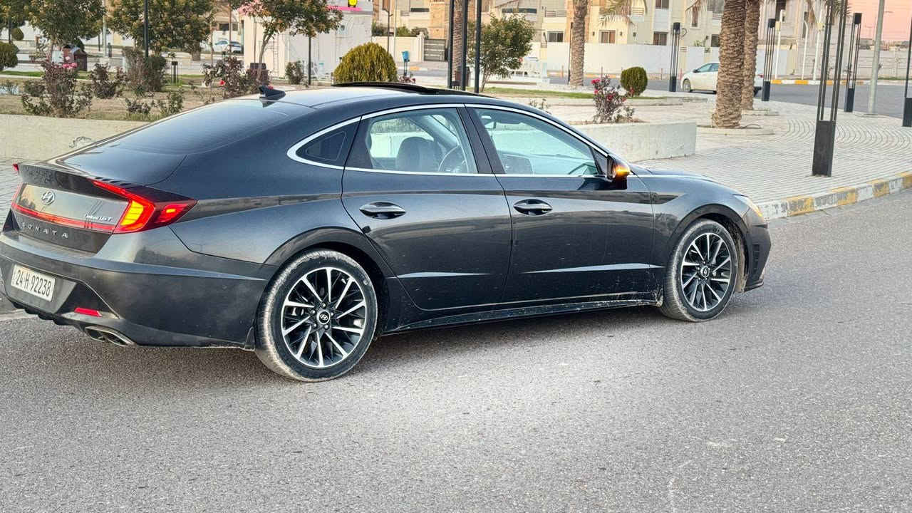 سوناتا 22لمتدد اعله فئه 
ضرر بونيد وجاملغ بلا دواخل 
مراوس ب سوناتا غير لون او هايبرد موديل حديث فقط 
ماشيه 100ميل  السعر 178 ..
***********
