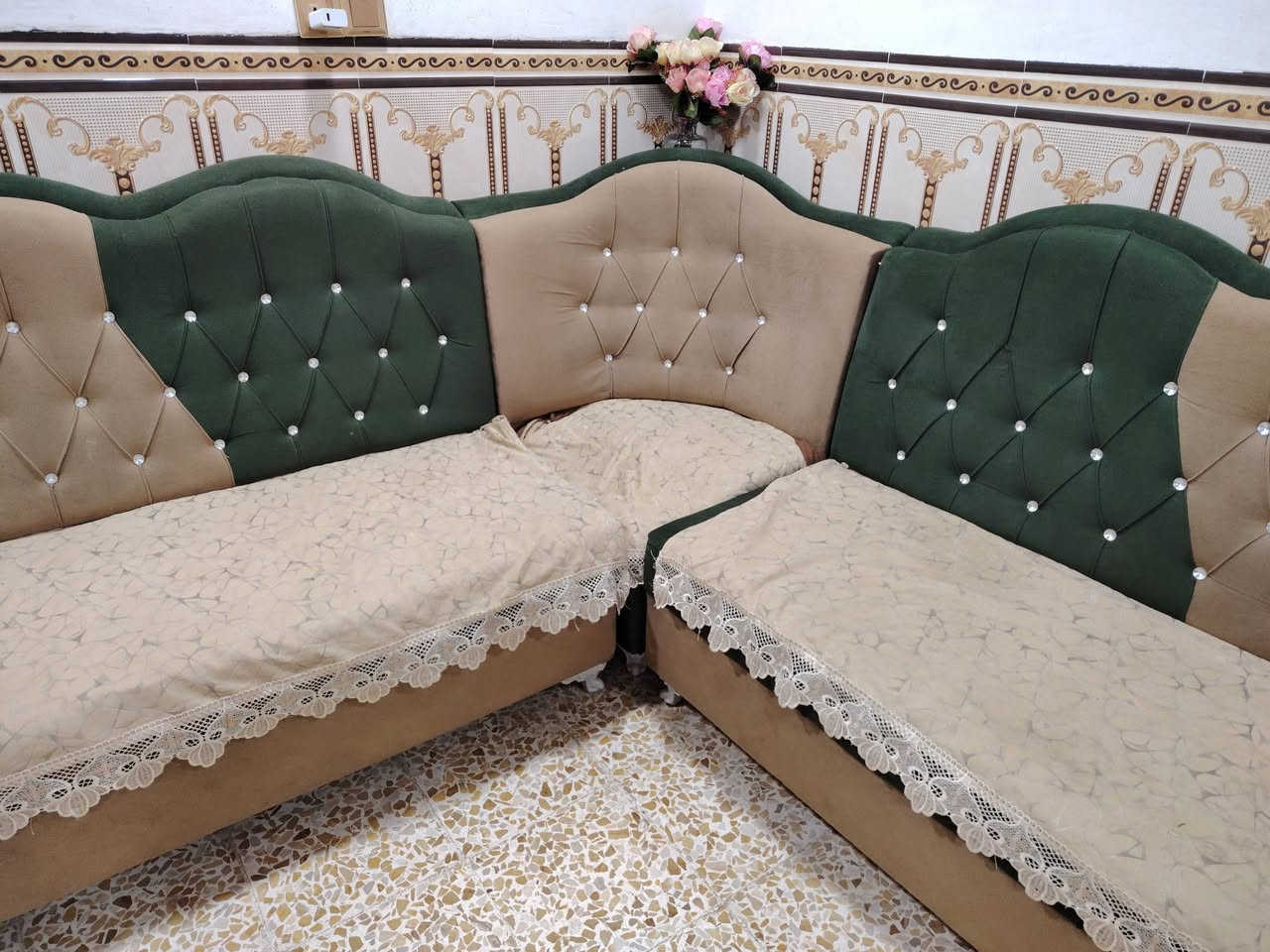 للبيع
ديوان تركي  القياس 7 أمتار  االسعر 150
ملاحظة موجودين التكوات الي بالصفحتين ينشدون براغي.
مكاني موصل جانب الأيمن
***********
***********
