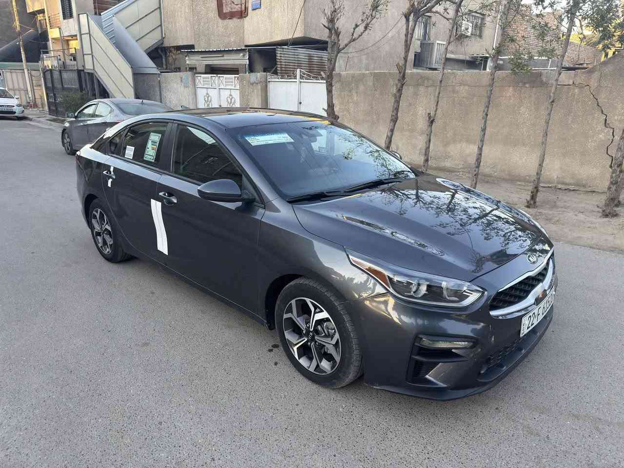 السلام عليكم
للبيع كيا فورتي 2019 لون نفطي
رقم اربيل الدولي الأنكليزي وبأسمي شرط التحويل او الوكاله وسنويته لغاية 2031 وهزة والبراد كله جديد 
محرك 2000 دوش الأبلادي والكير والمحرك مكفولات 
السياره وارد امريكي حادثه بس جاملغ خلفي فقط وهنا بالعراق صار بيه اربع بيبان صبغ يعني 5 قطع بدون ايرباك بدون اي دواخل شواصي لغود وباقي السياره كله مكفوله ليبل واحد كل قطع السياره
مواصفات السياره FE المعروفه 
مثبت سرعه تحديد مسار مانع انزلاق كشن جك ويل كب حساسات خلفيه بلاجكتورات اماميه تحكم مري كهرباء وضعيات قيادة SPORT-ECO تحكمات ستيرن حساس هوه التايرات لايتات auto وغيره 
السياره جاهزه وبدون اي مصرف تخم تايرات جديد جواه صدر امامي خلفي جديد دوشمه جديد جادله 
سعره 115 وبيه مجال للشراي
مكاني بغداد الدوره 
***********
