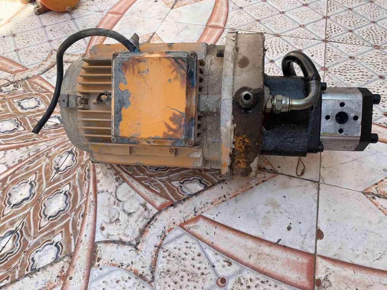 سلام عليكم قراظ معمل بلوك للبيع في البصرة رقم تليفون  *********** / ***********
