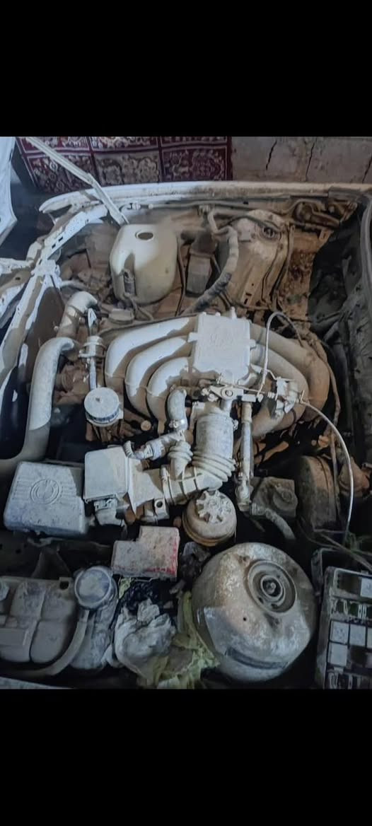 السلام عليكم 
زعرة تفصيخ شتحتاج موجود كشر و داخل
مكينة ٢٥ مفتوح كير اوتو اكسل ٨  عربانة دسك بيهة تنتة جديدة شواصي و لغود وبدنة جدد  مكاني بغداد ***********
