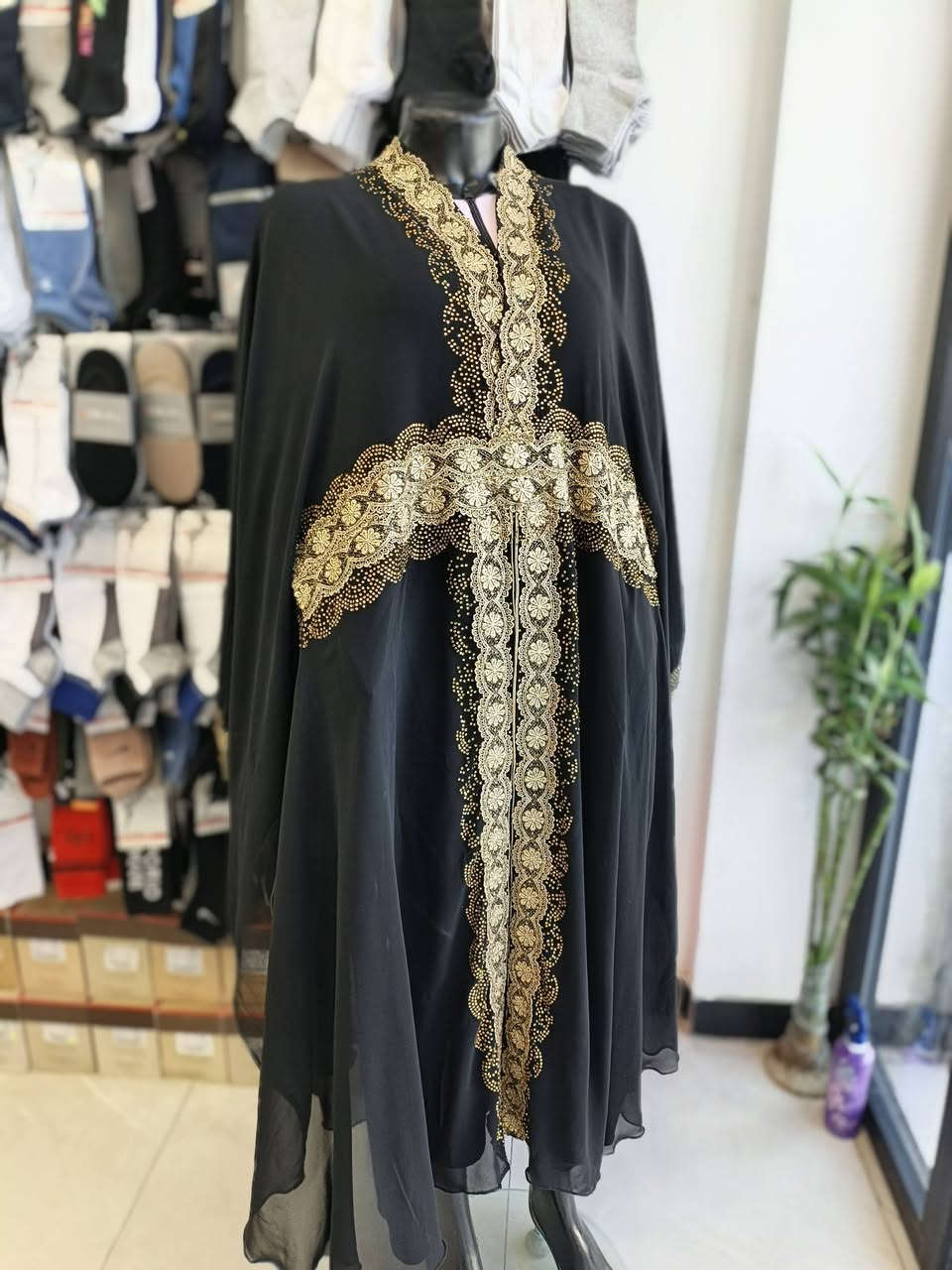 عبايه خليجيه للبيع
السعر 60 
المكان بغداد زيونه 
الرقم ***********

