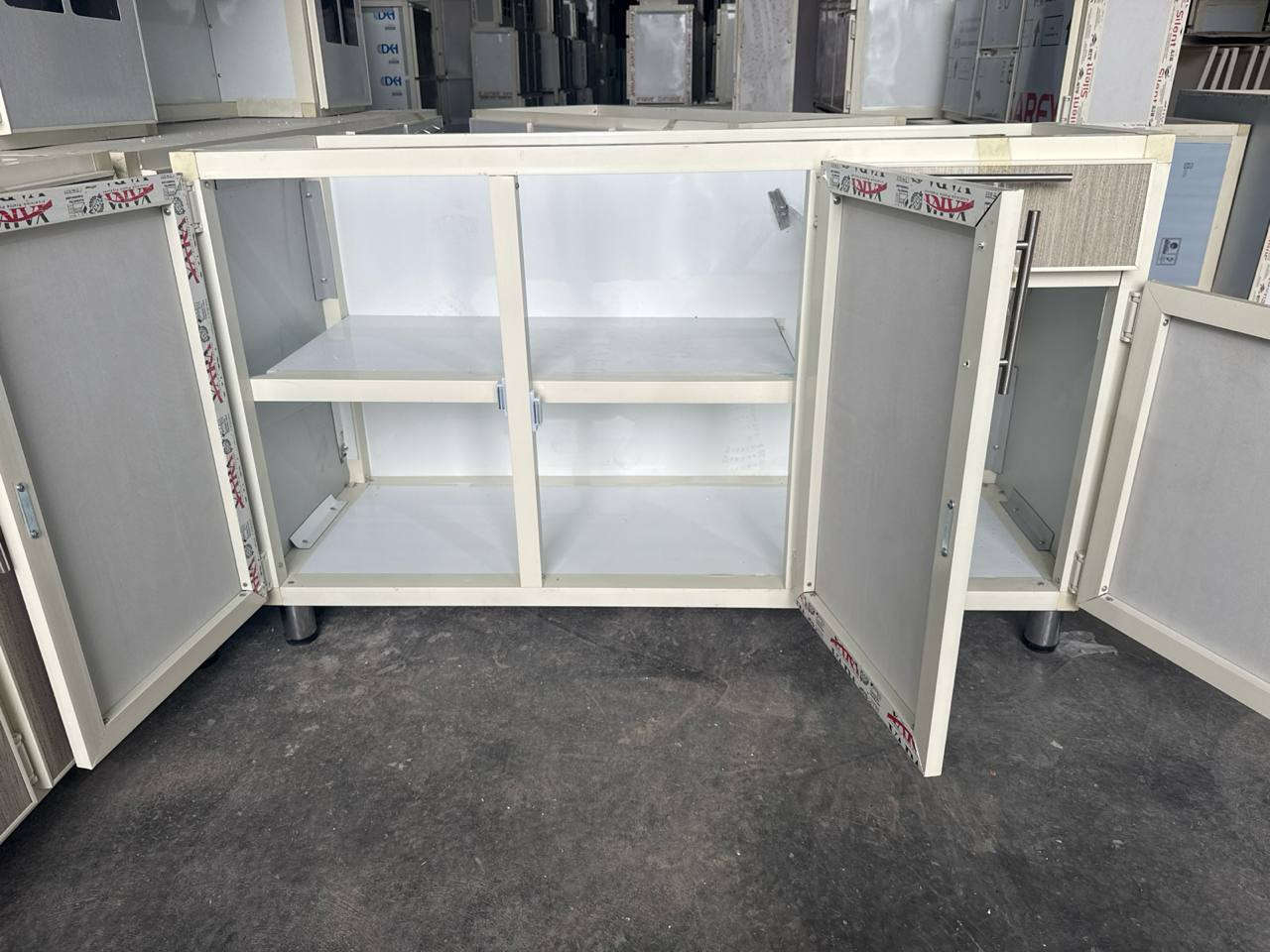 كاونتر مترين  ارضي وملحق مع سنك (متر وعشرين )مرمر 

 السعر  300 الف 💙💙

يتوفر لدينا خدمه توصيل لجميع المحافظات العراق 💖💖

بيج كاونترات  المنيوم 🌹🌹


**إذا كنت صاحب هذا الإعلان وتريد حذفه لأي سبب، رجاءا أرسل رسالة إلى الدعم الفني**