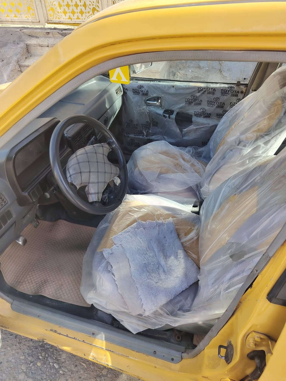 سلام عليكم
سايبه للبيع مديل 2010
تخم تاير جديد
تبريد 
كهربايات شغاله
دوشمه جديده
حداديه جديده
سنويه ساقطه
غرامات علي هيا علا مشتري
سياره مال بيت لمو شراي لا يتصل مستعجل
سعر 22ورقه وبيه مجال
***********
