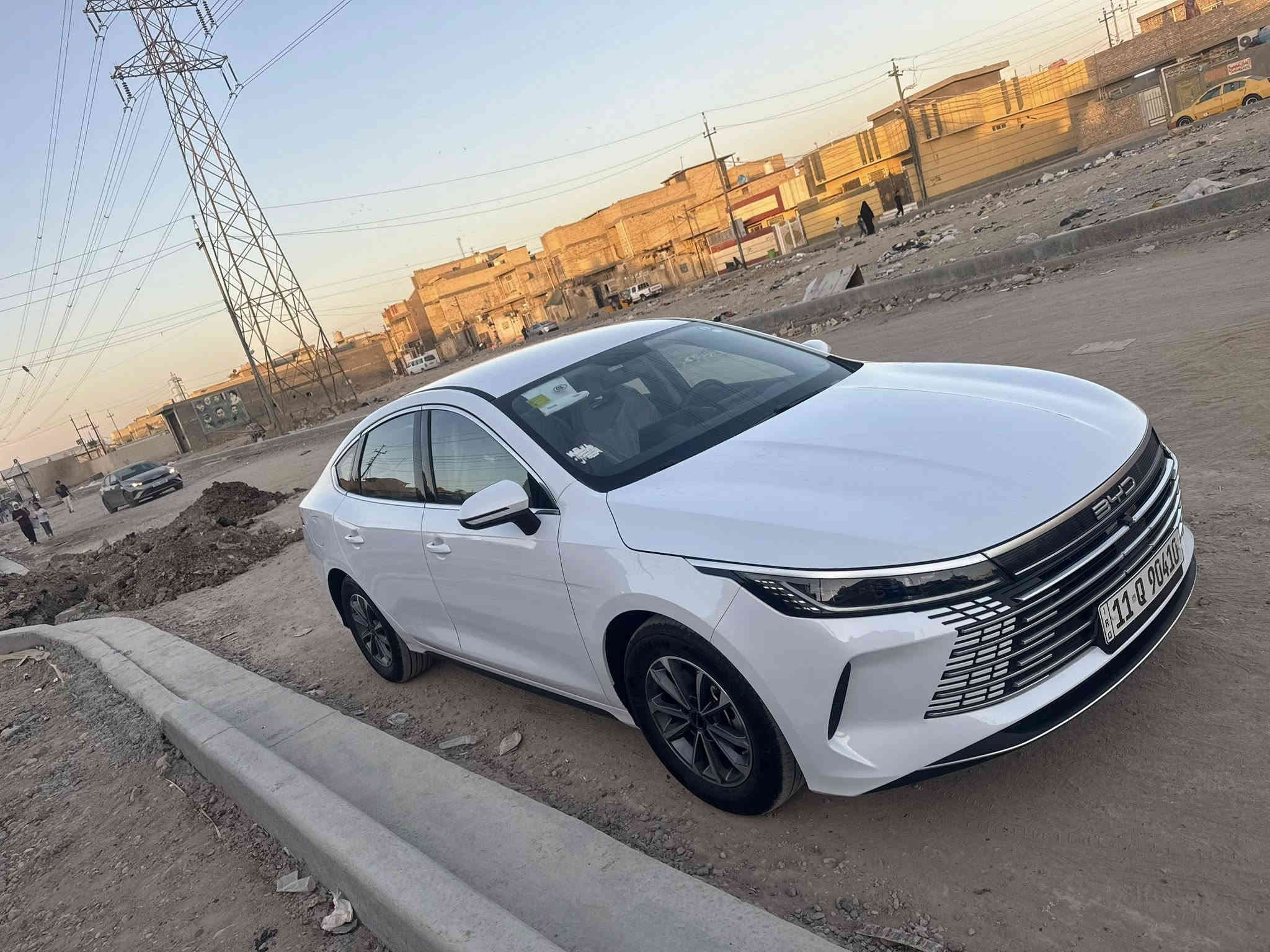 السلام عليكم للبيع سياره مكفوله كفاله عامه ماشيه 3000 الاف مكانها حي اور  السعر 19 مليون كامله دوشمه جلد وارضيات حوضيه وبرامج كلها كامله الاستفسار الاتصال ***********
