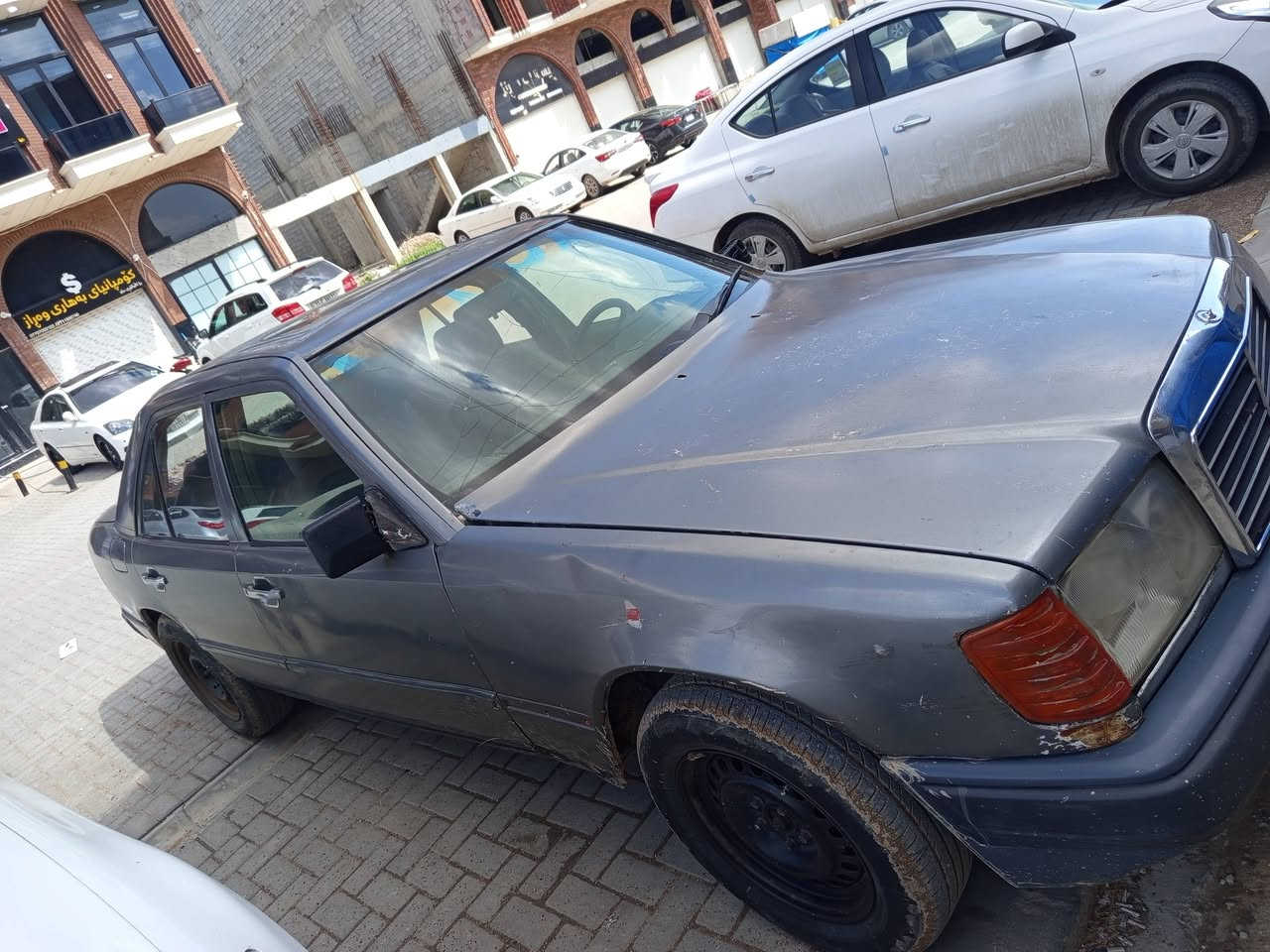 فرۆشتنی خیڕا 
مودیلی 89یە 
مەکینەی بەتەی 2ونیو 
لایتی زیلونە 
4تایەی ویلی  لۆکی لە ژیر 
هەوای گەرمی ئیشەکات 
سپێری هەیە لەگەلە 
سەیارەکە سەنەویە بەشەرت حاسیبە 
سەیارەکە بی نوقسانیە 
گیرو مەکینەی و اکسل بەشەرت فیتەر 
سەیارەکە هی مالی خۆمە 
ئیستا دەیفرۆشم 

مشتەریت لە خزمەتدام تەلەفۆنن بکە 
***********
وتساب ڤایبەری لە سەرە
